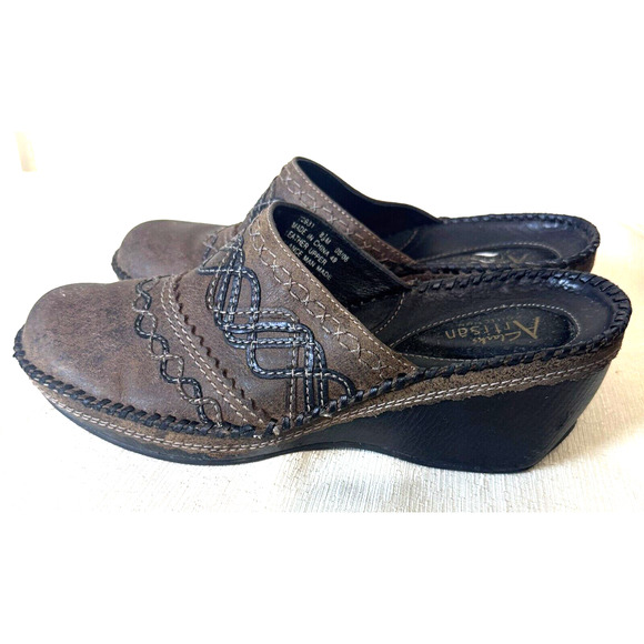 Clarks Artisan Wedges Brown Leather Slip On Clogs womens 8.5 distressed shoes - Picture 1 of 7